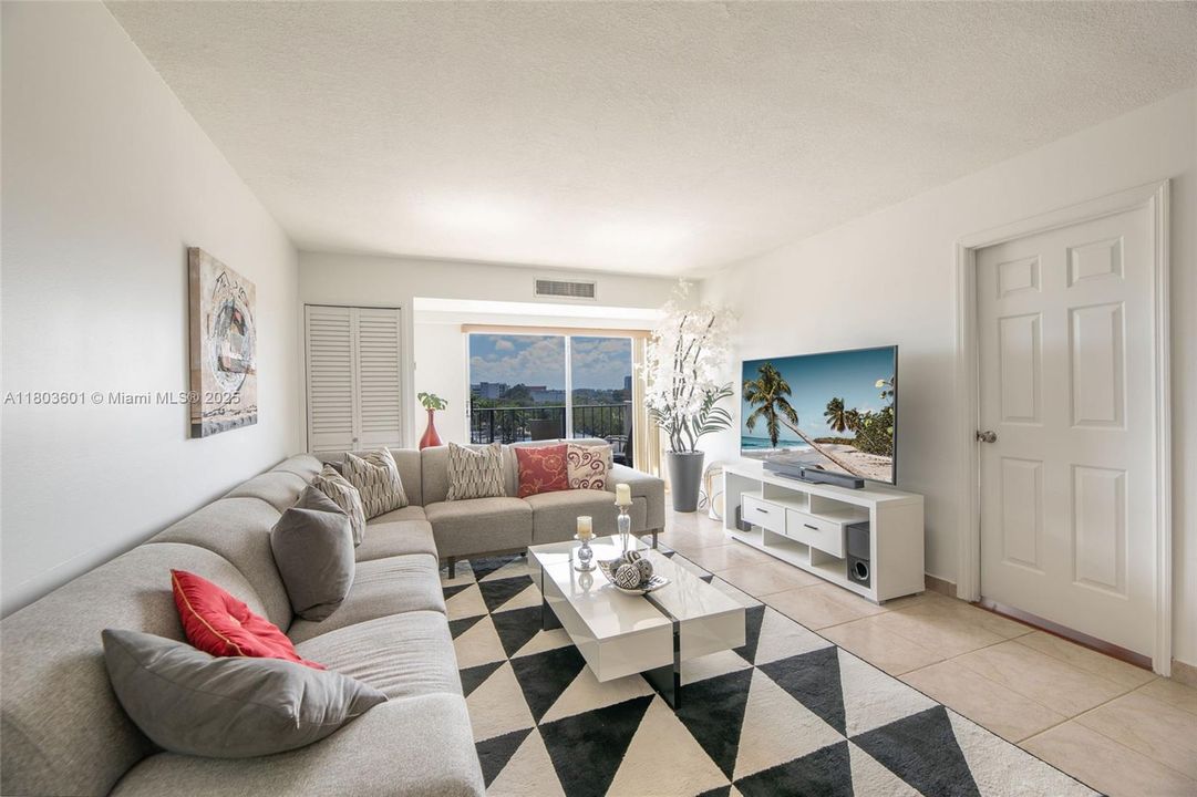 Recently Sold: $280,000 (2 beds, 2 baths, 1020 Square Feet)