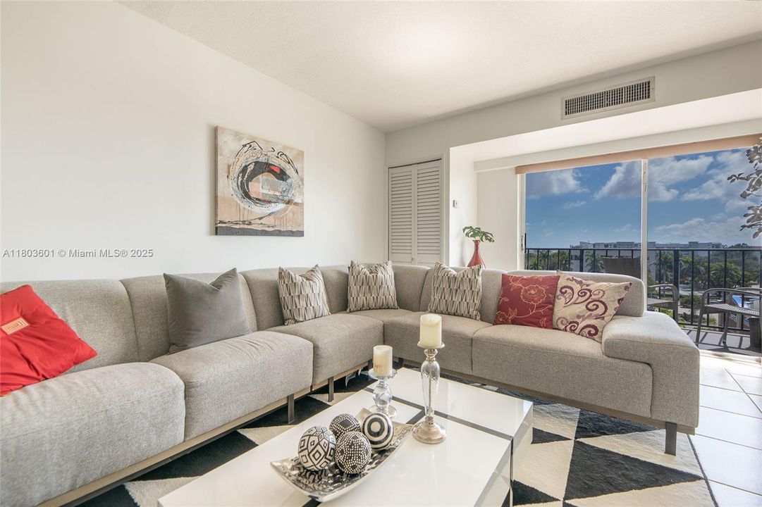 Recently Sold: $280,000 (2 beds, 2 baths, 1020 Square Feet)