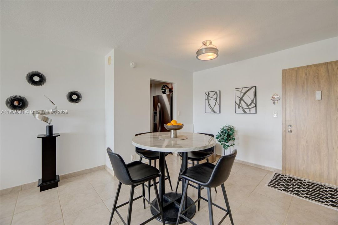 Recently Sold: $280,000 (2 beds, 2 baths, 1020 Square Feet)