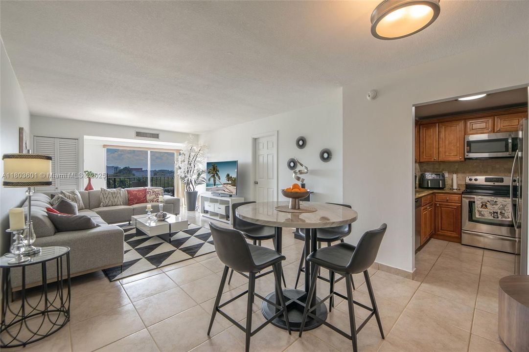 Recently Sold: $280,000 (2 beds, 2 baths, 1020 Square Feet)