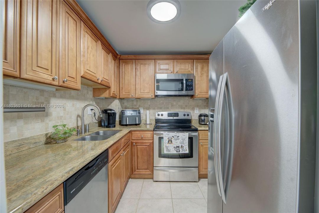 Recently Sold: $280,000 (2 beds, 2 baths, 1020 Square Feet)