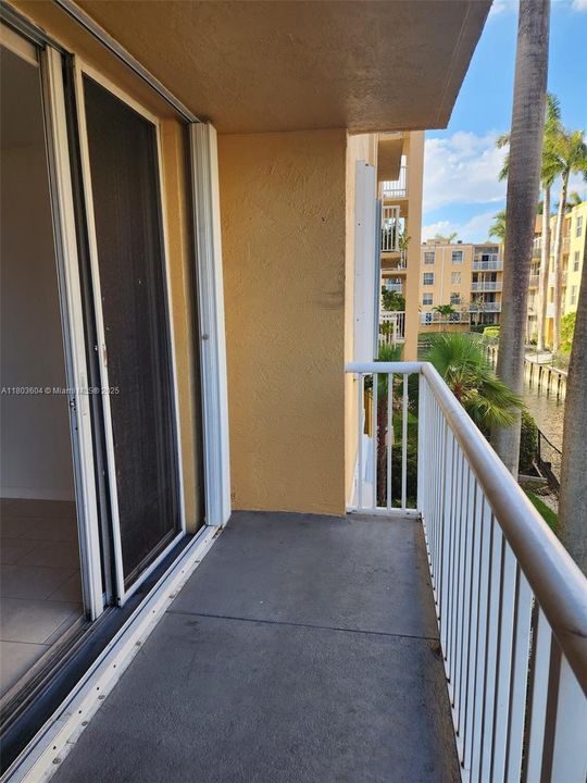 For Sale: $259,000 (2 beds, 2 baths, 1022 Square Feet)