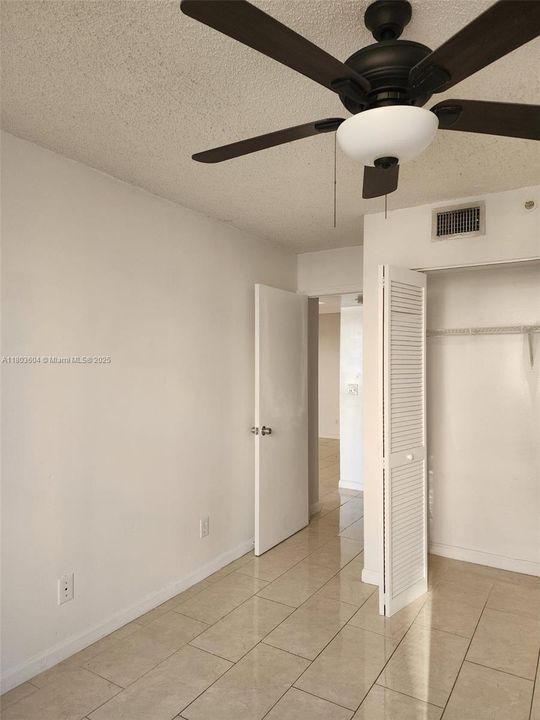For Sale: $259,000 (2 beds, 2 baths, 1022 Square Feet)