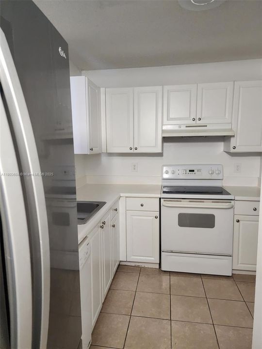 For Sale: $259,000 (2 beds, 2 baths, 1022 Square Feet)