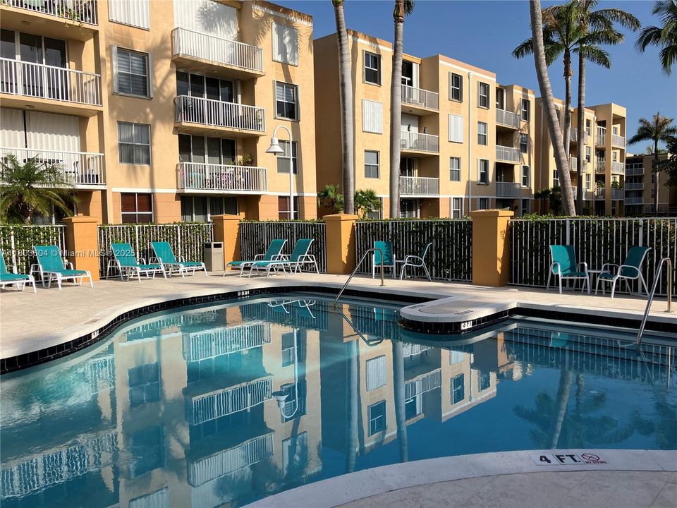 For Sale: $259,000 (2 beds, 2 baths, 1022 Square Feet)