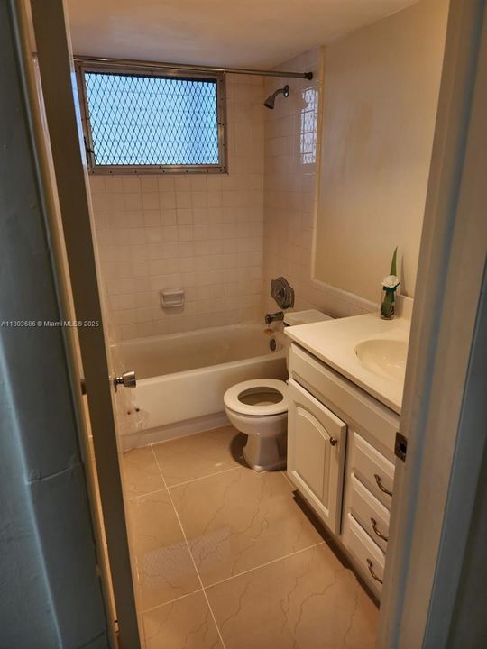 最近租的: $1,700 (2 贝兹, 2 浴室, 1040 平方英尺)