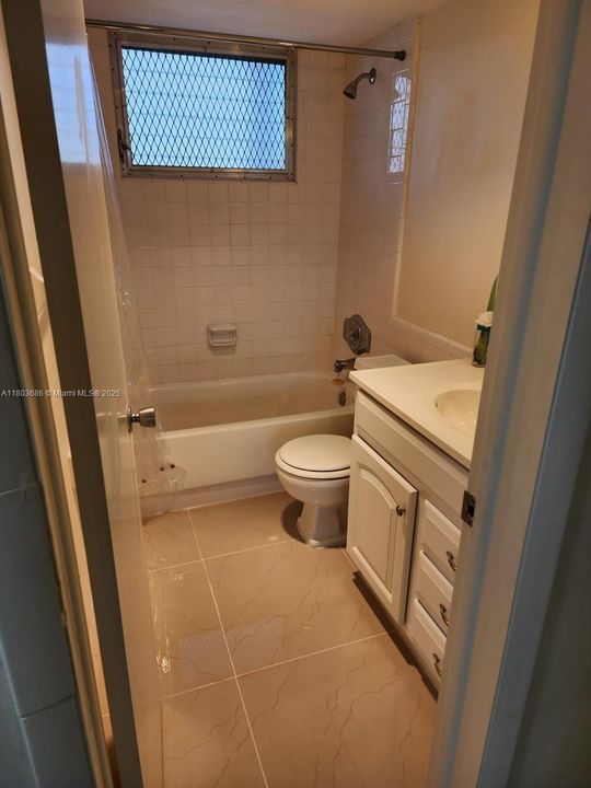 最近租的: $1,700 (2 贝兹, 2 浴室, 1040 平方英尺)