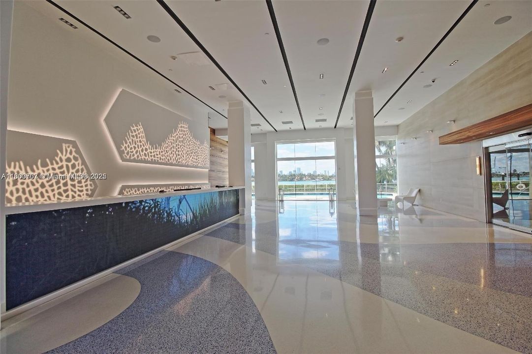 待售: $900,000 (2 贝兹, 2 浴室, 1078 平方英尺)