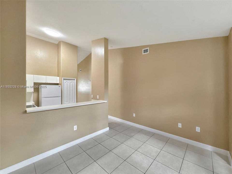 Recently Rented: $2,150 (3 beds, 2 baths, 1182 Square Feet)