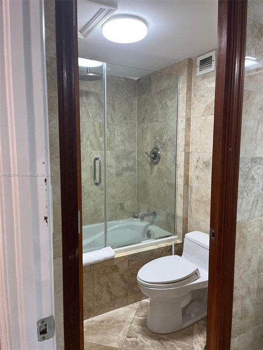 For Sale: $750,000 (1 beds, 1 baths, 760 Square Feet)