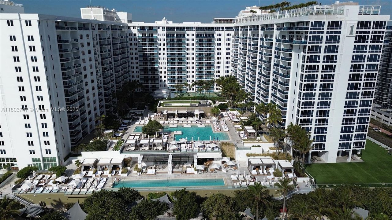 For Sale: $750,000 (1 beds, 1 baths, 760 Square Feet)