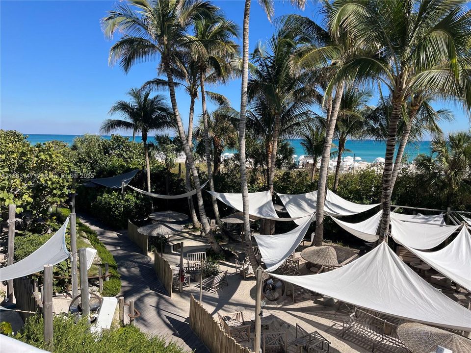 For Sale: $750,000 (1 beds, 1 baths, 760 Square Feet)