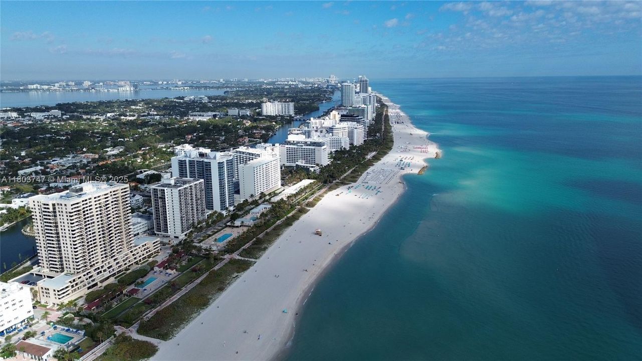 For Sale: $750,000 (1 beds, 1 baths, 760 Square Feet)