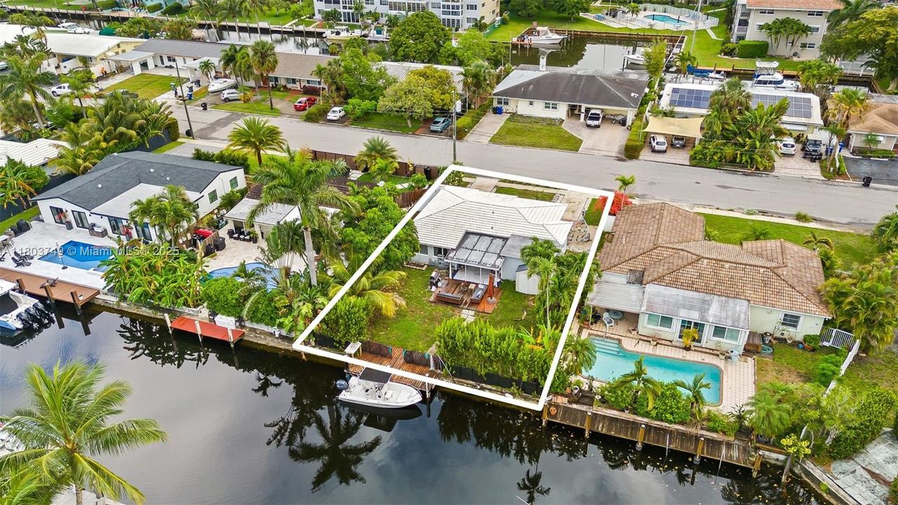 Recently Sold: $925,000 (3 beds, 3 baths, 1402 Square Feet)