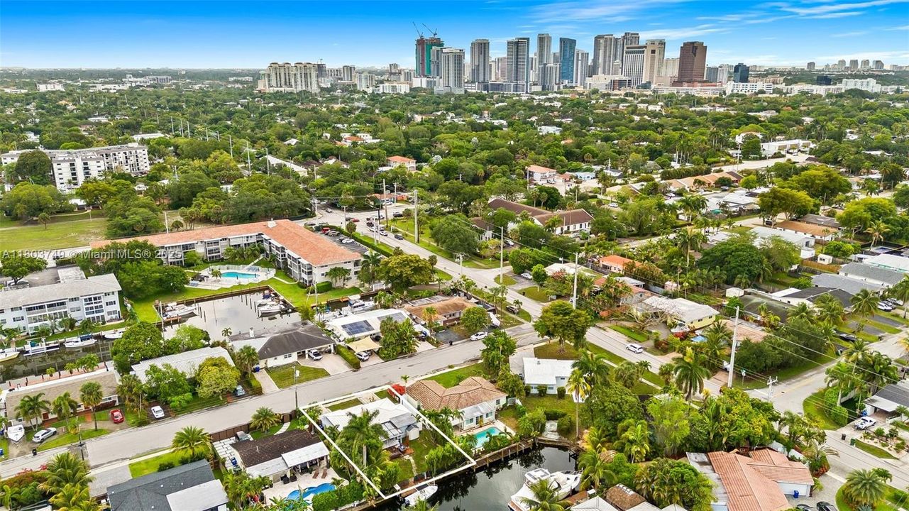 Recently Sold: $925,000 (3 beds, 3 baths, 1402 Square Feet)