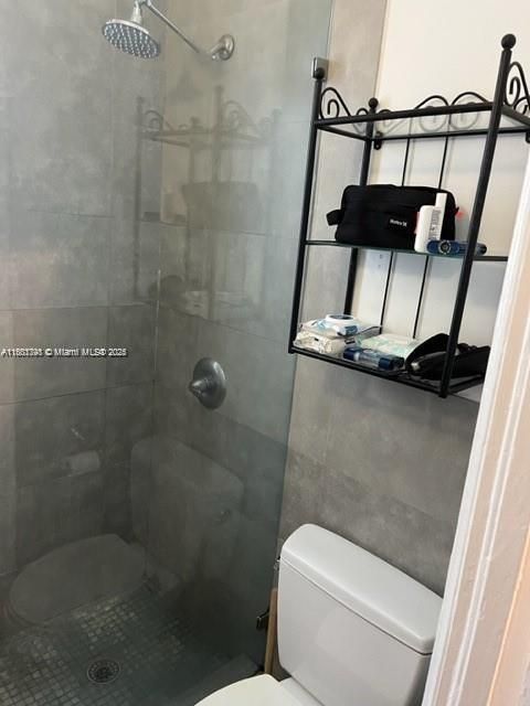 Active With Contract: $219,900 (0 beds, 1 baths, 446 Square Feet)