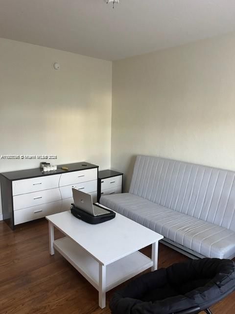 Active With Contract: $219,900 (0 beds, 1 baths, 446 Square Feet)