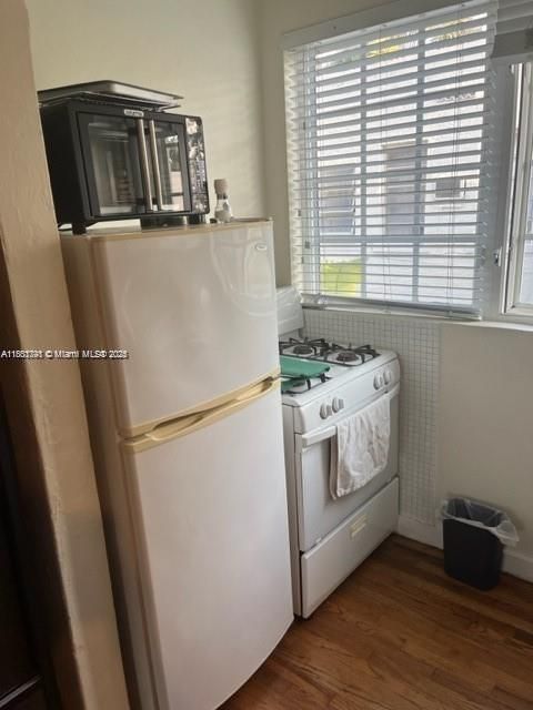 Active With Contract: $219,900 (0 beds, 1 baths, 446 Square Feet)