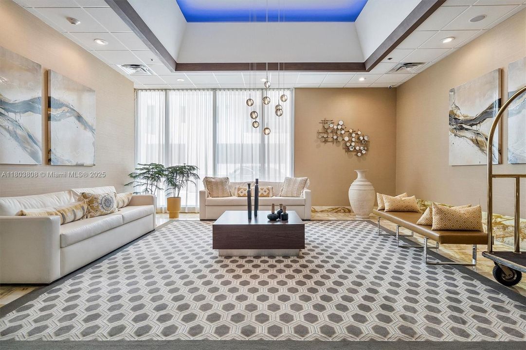 For Sale: $599,999 (1 beds, 1 baths, 929 Square Feet)