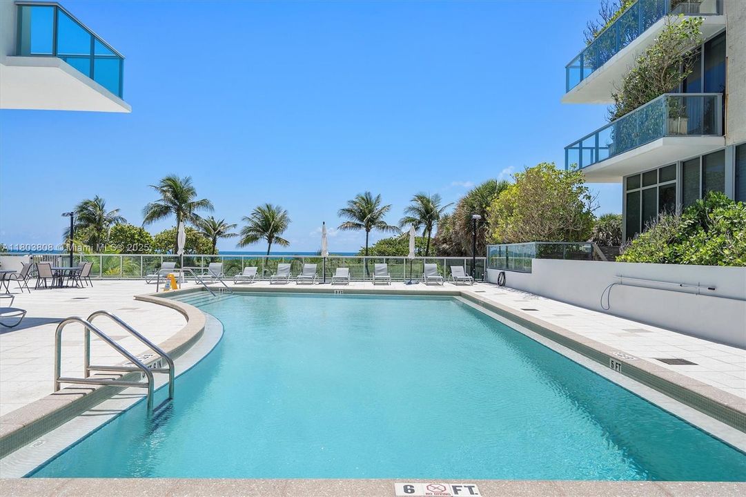 For Sale: $599,999 (1 beds, 1 baths, 929 Square Feet)