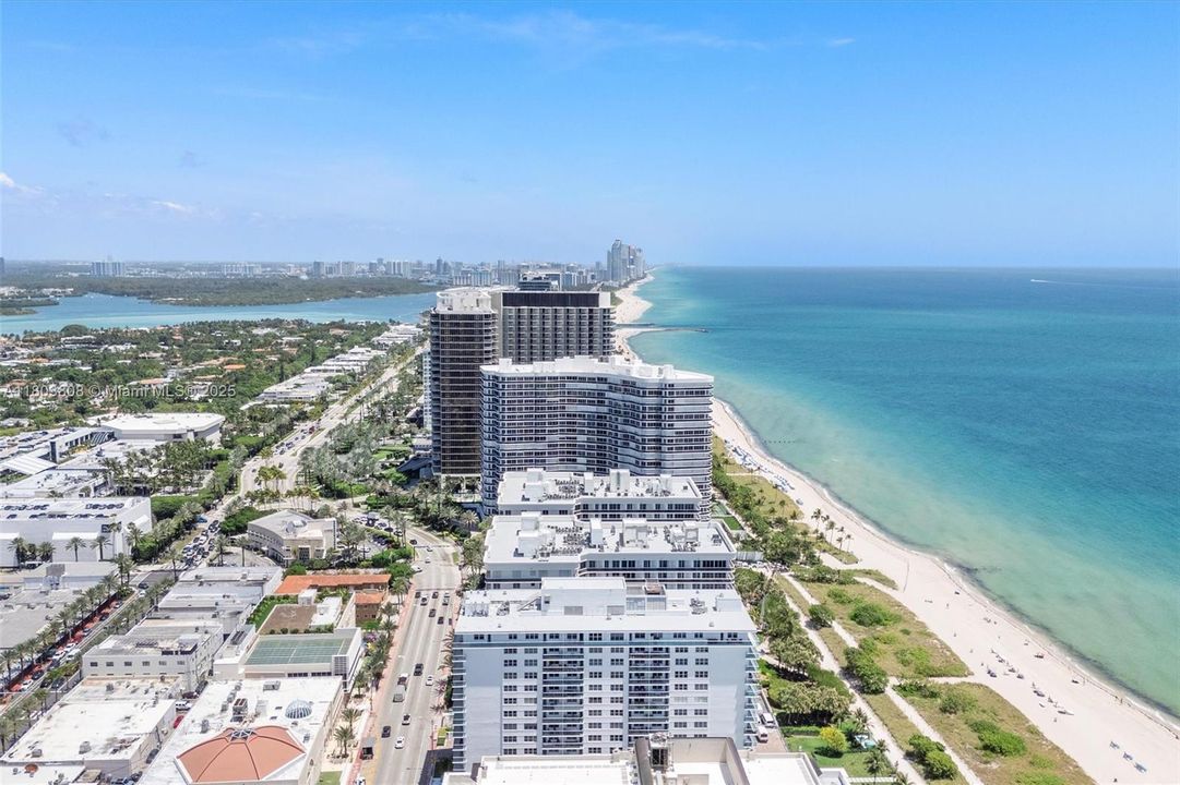 For Sale: $599,999 (1 beds, 1 baths, 929 Square Feet)