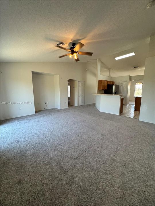 Recently Rented: $1,700 (3 beds, 2 baths, 0 Square Feet)