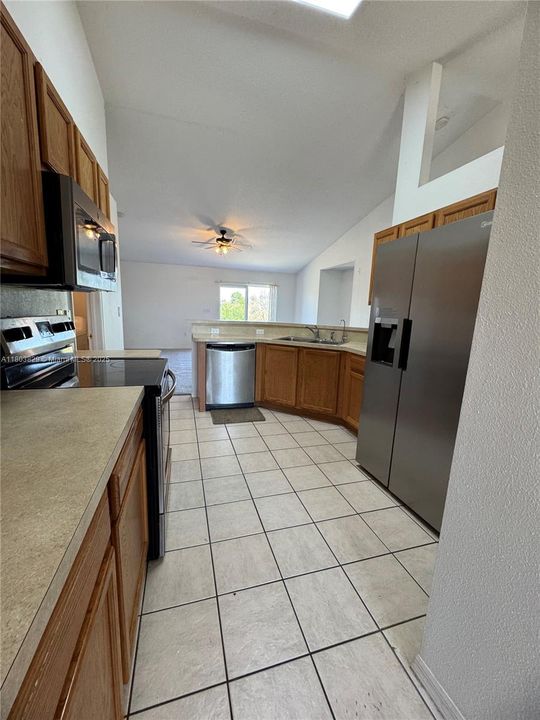 Recently Rented: $1,700 (3 beds, 2 baths, 0 Square Feet)