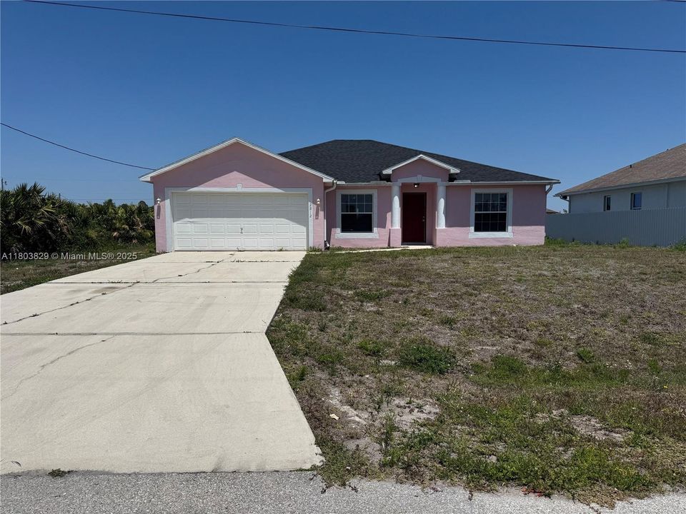 Recently Rented: $1,700 (3 beds, 2 baths, 0 Square Feet)