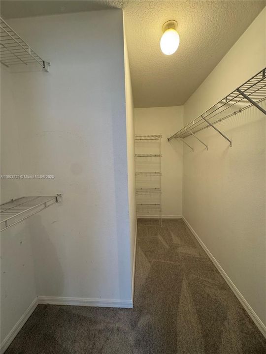Recently Rented: $1,700 (3 beds, 2 baths, 0 Square Feet)