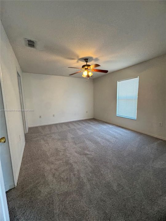 Recently Rented: $1,700 (3 beds, 2 baths, 0 Square Feet)