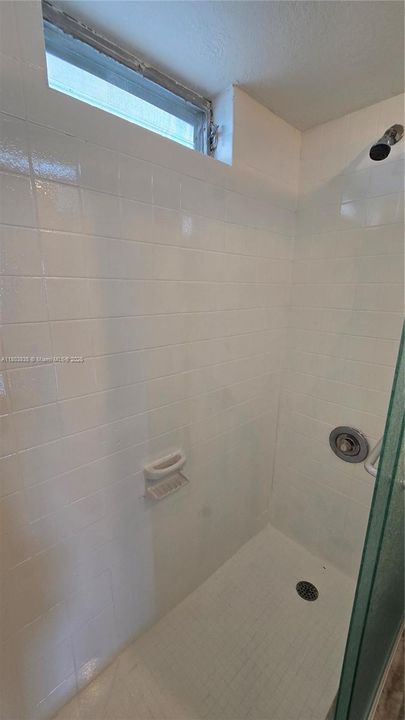 Active With Contract: $79,900 (1 beds, 1 baths, 754 Square Feet)