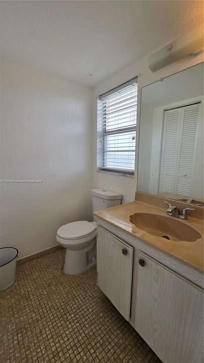 Active With Contract: $79,900 (1 beds, 1 baths, 754 Square Feet)