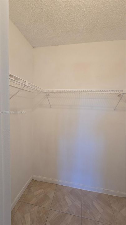 Active With Contract: $79,900 (1 beds, 1 baths, 754 Square Feet)