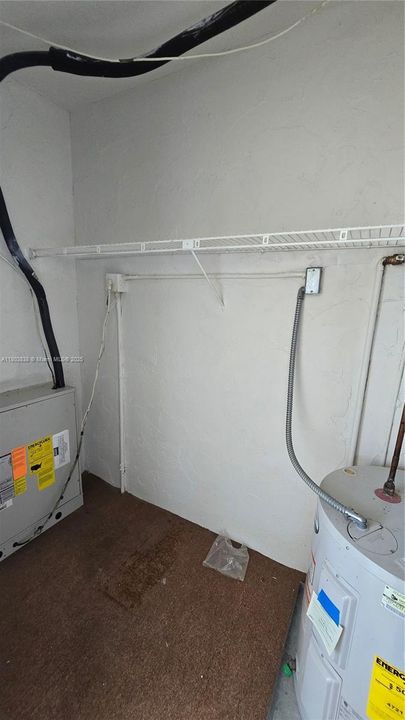 Active With Contract: $79,900 (1 beds, 1 baths, 754 Square Feet)