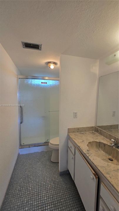 Active With Contract: $79,900 (1 beds, 1 baths, 754 Square Feet)