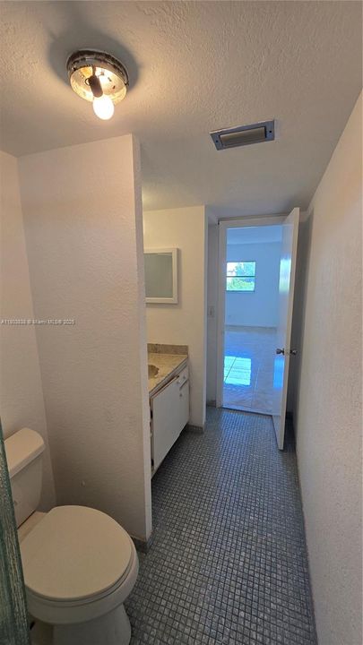 Active With Contract: $79,900 (1 beds, 1 baths, 754 Square Feet)