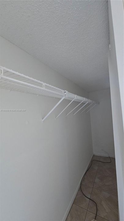 Active With Contract: $79,900 (1 beds, 1 baths, 754 Square Feet)