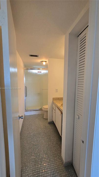 Active With Contract: $79,900 (1 beds, 1 baths, 754 Square Feet)