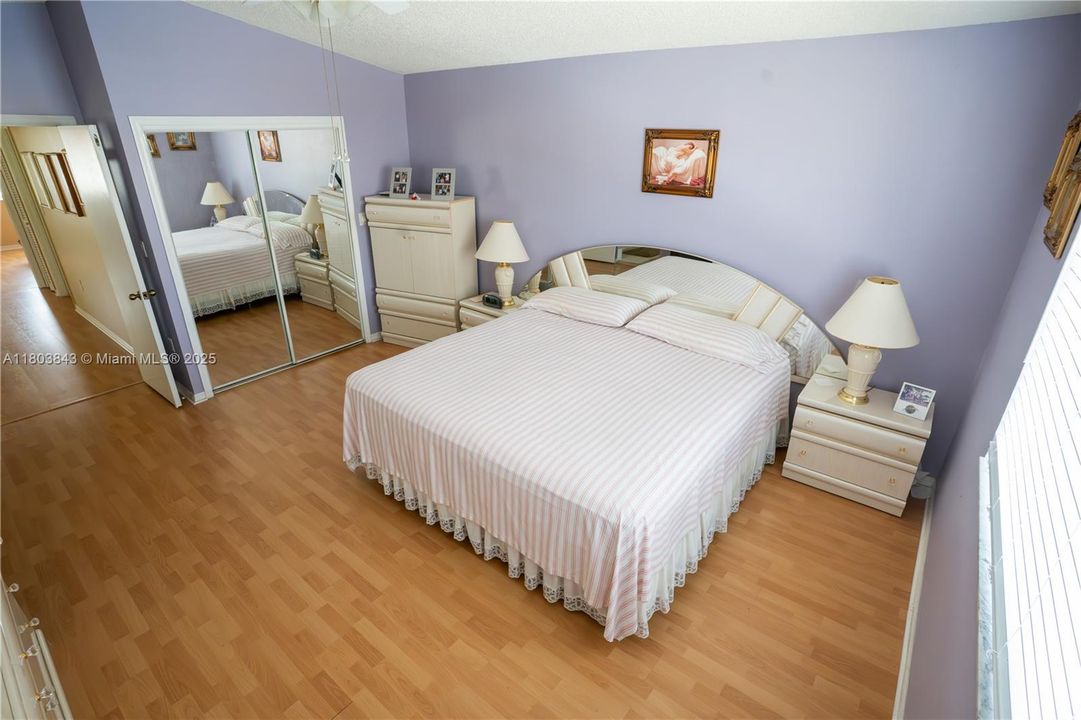 Недавно продано: $549,000 (3 спален, 2 ванн, 2071 Квадратных фут)