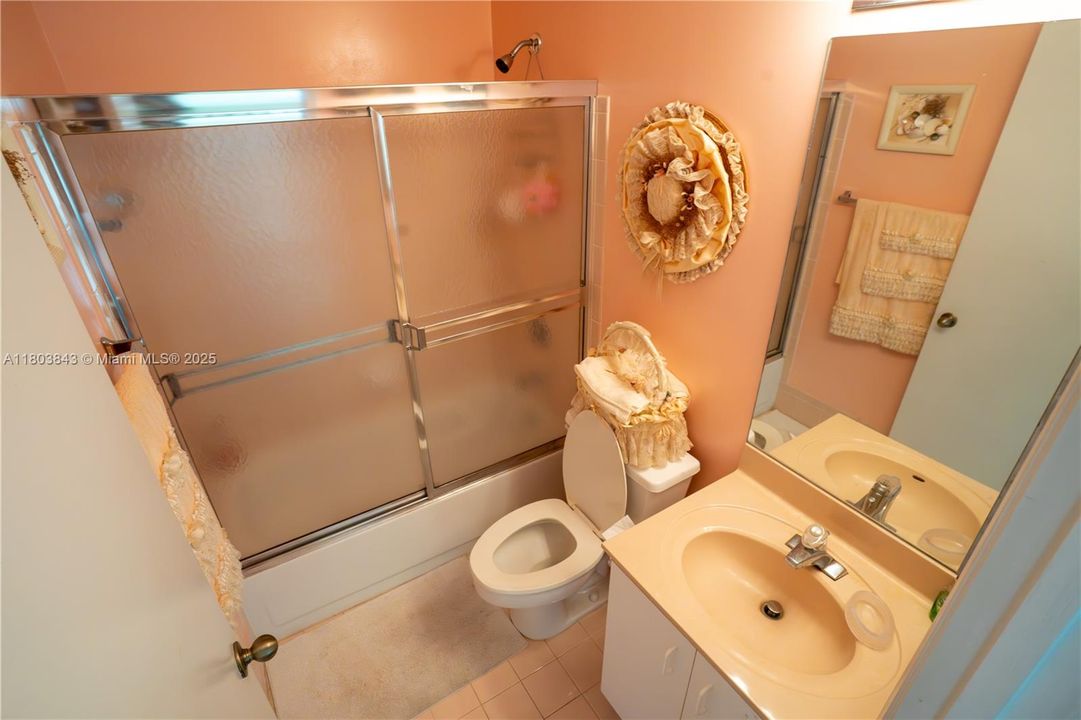 Недавно продано: $549,000 (3 спален, 2 ванн, 2071 Квадратных фут)