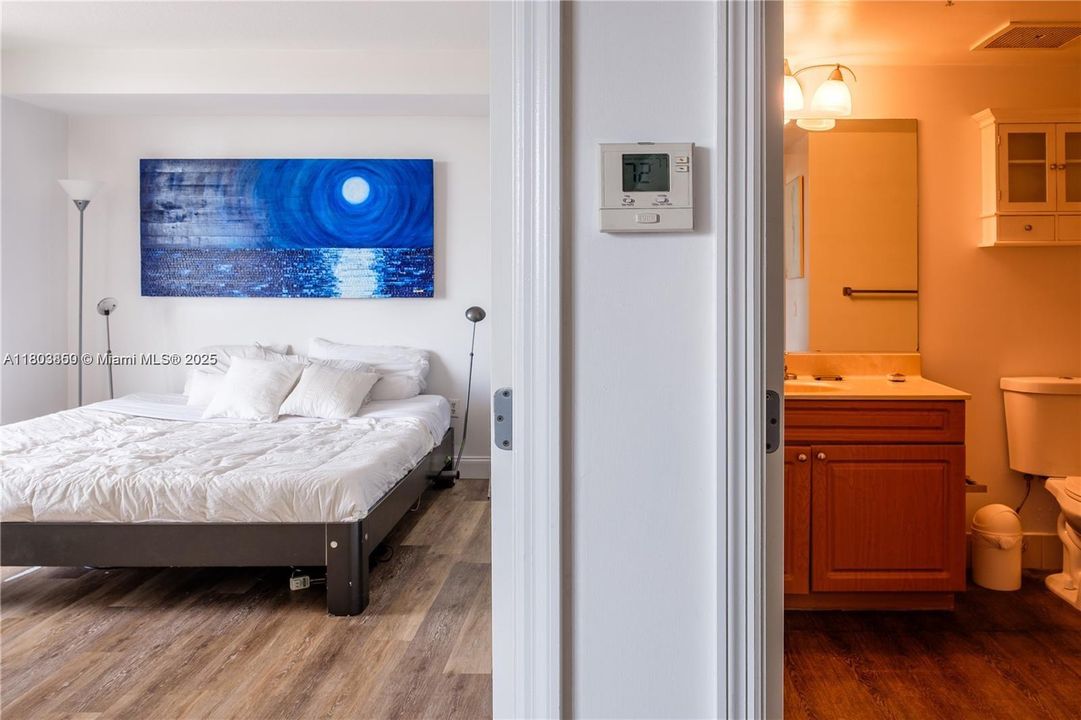 最近售出: $305,000 (1 贝兹, 1 浴室, 710 平方英尺)