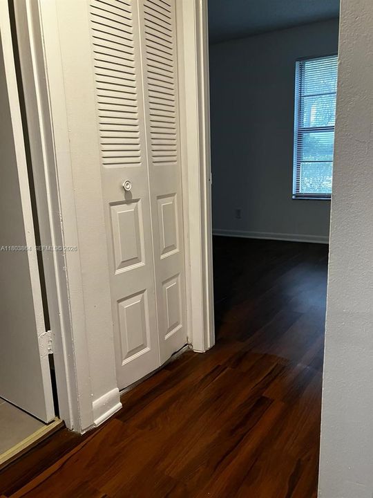 Active With Contract: $140,000 (2 beds, 2 baths, 880 Square Feet)