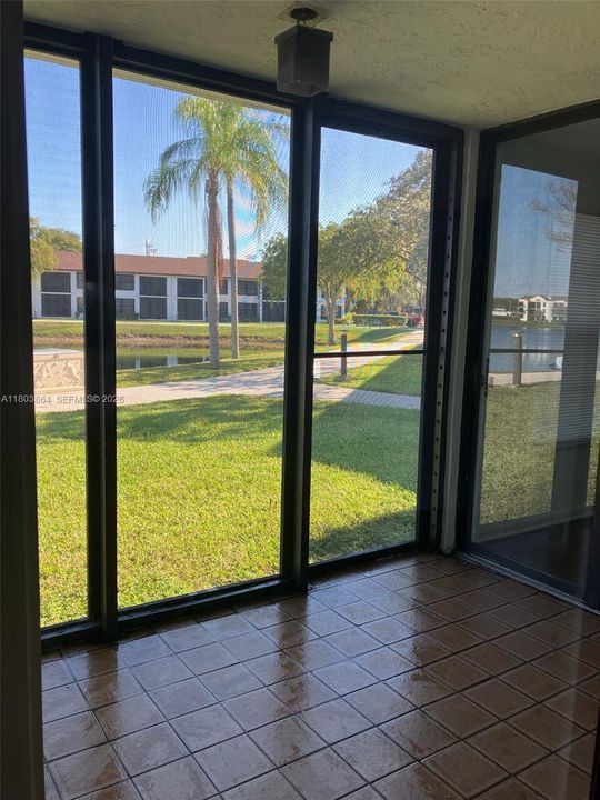 Active With Contract: $140,000 (2 beds, 2 baths, 880 Square Feet)