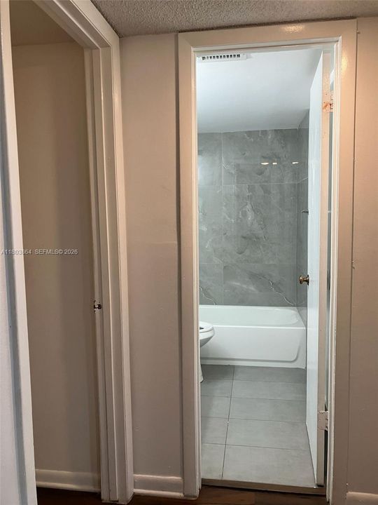 Active With Contract: $140,000 (2 beds, 2 baths, 880 Square Feet)