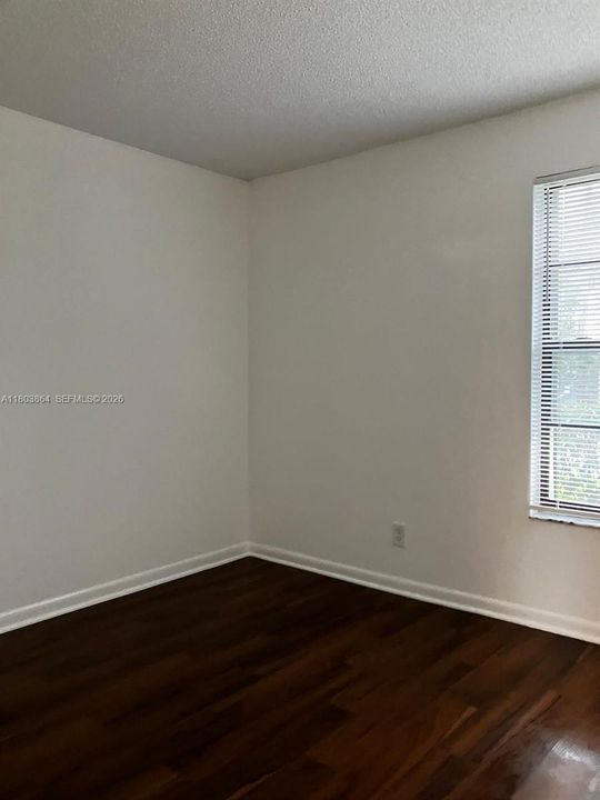 Active With Contract: $140,000 (2 beds, 2 baths, 880 Square Feet)