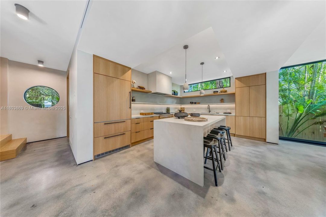 For Sale: $3,995,000 (4 beds, 5 baths, 0 Square Feet)
