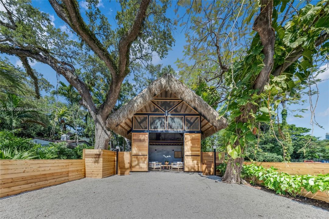 For Sale: $3,995,000 (4 beds, 5 baths, 0 Square Feet)