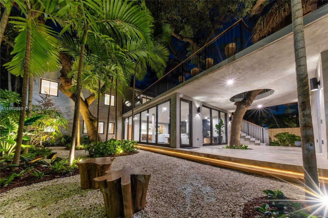 For Sale: $3,995,000 (4 beds, 5 baths, 0 Square Feet)