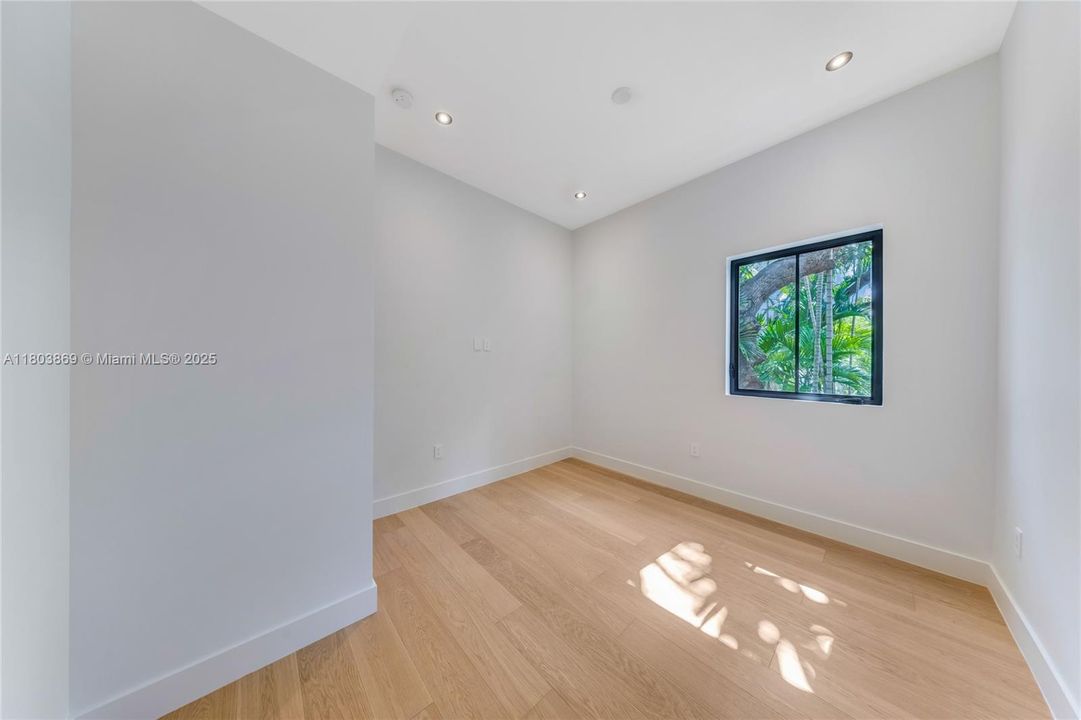 For Sale: $3,995,000 (4 beds, 5 baths, 0 Square Feet)