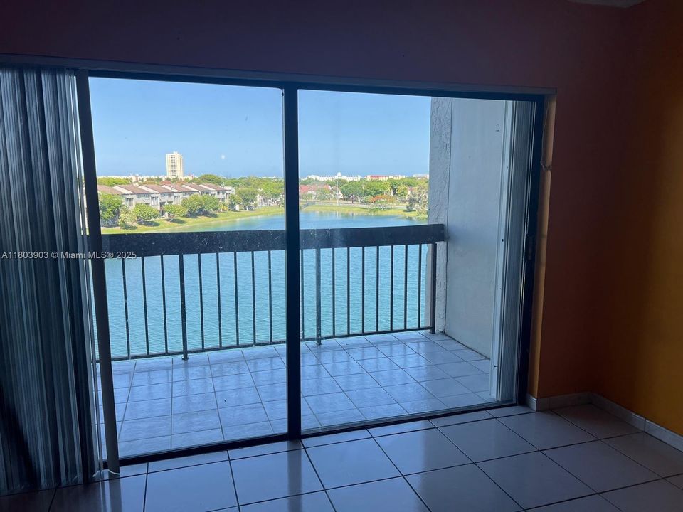 Recently Sold: $269,000 (2 beds, 2 baths, 1064 Square Feet)